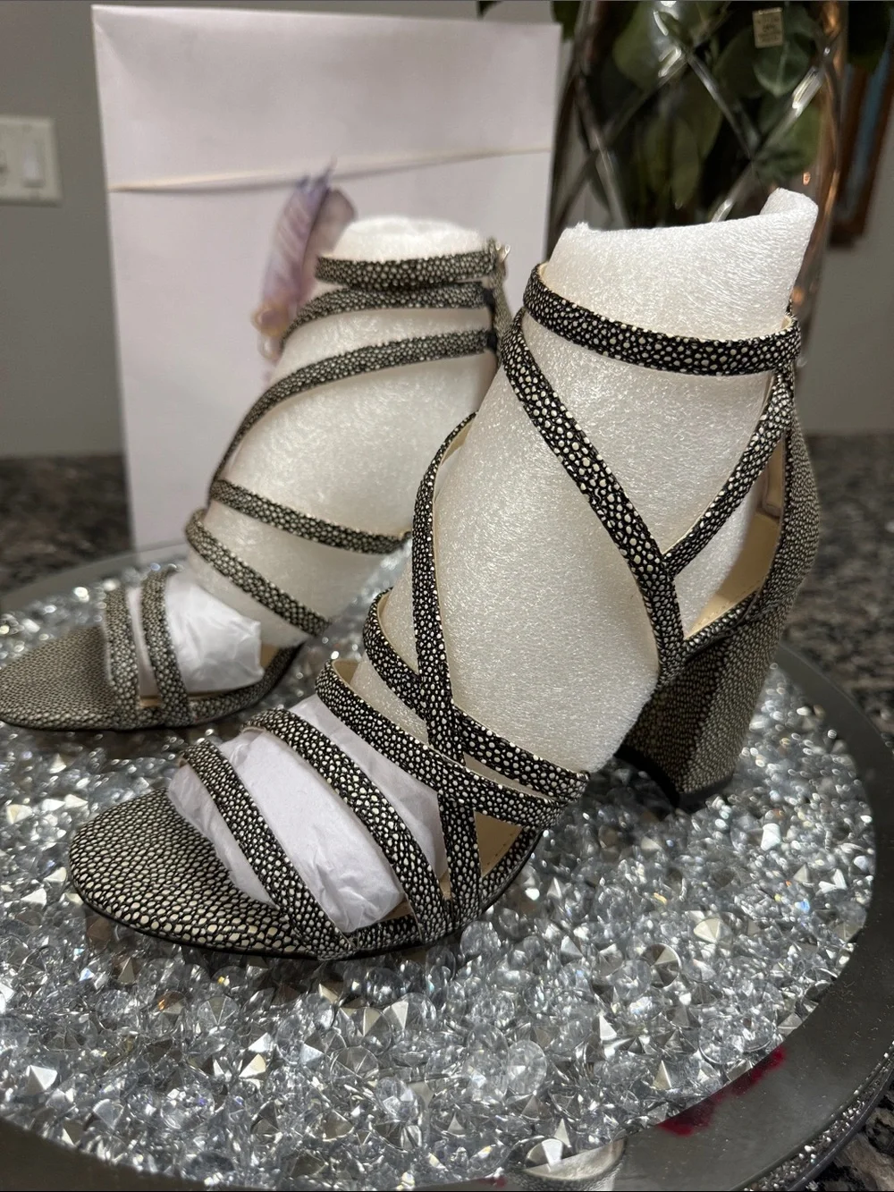 Jessica Simpson Black and Cream Textured Strappy Block Heel Sandal NEW 7 - Picture 4 of 15
